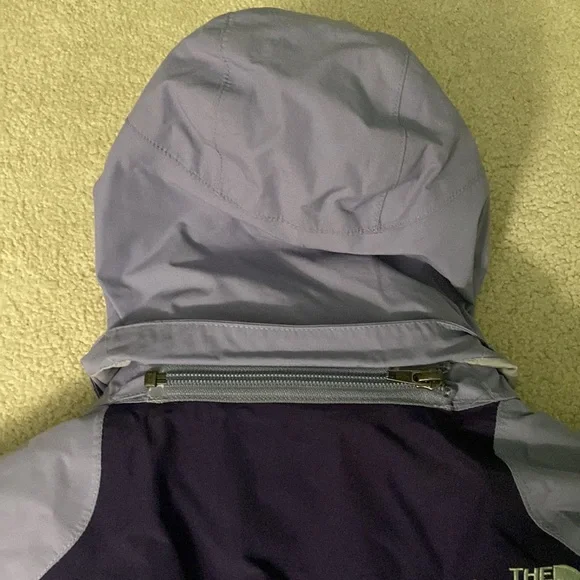 Girls north face jacket - Picture 5 of 8